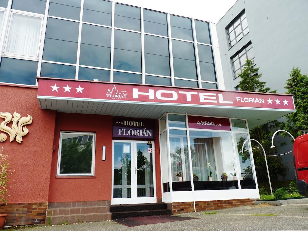 Hotel & Hostel Florian Прага Екстер'єр фото