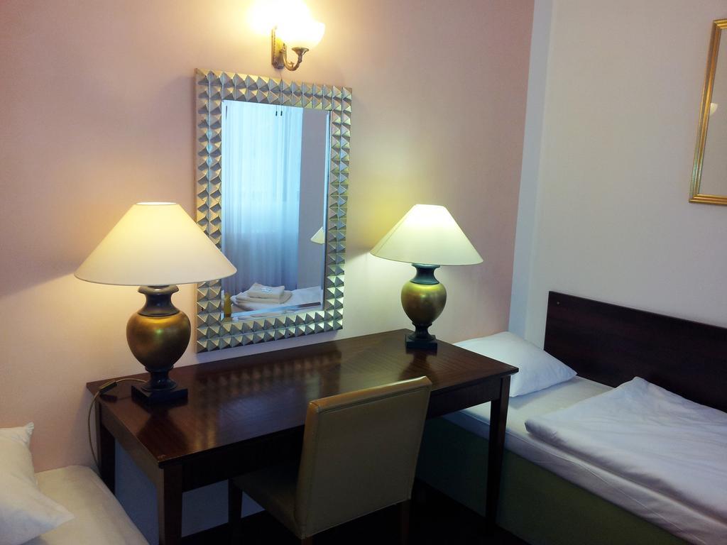 Hotel & Hostel Florian Прага Номер фото